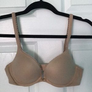 Victoria’s Secret Body by Victoria push-up bra 34B